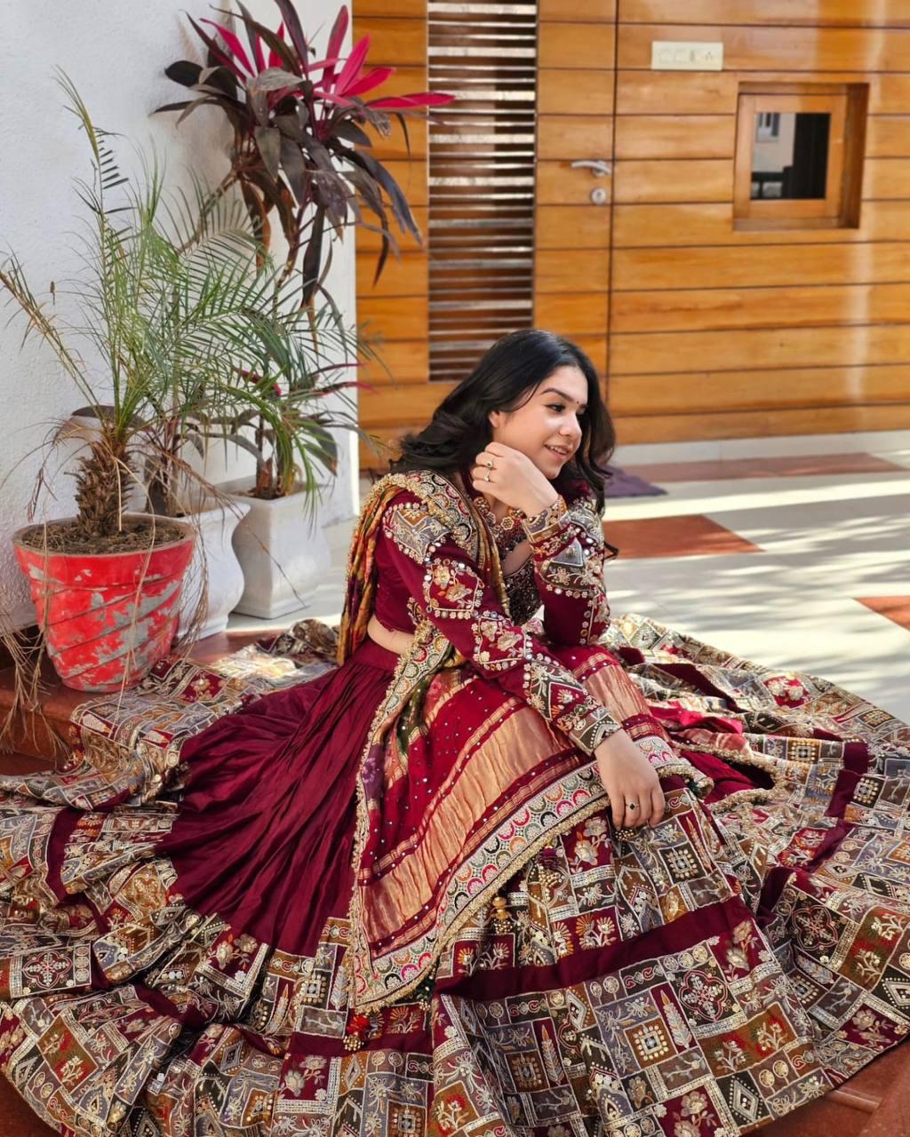 NAVRATRI SPECIAL DESIGNER PRINTED LAHENGA CHOLI