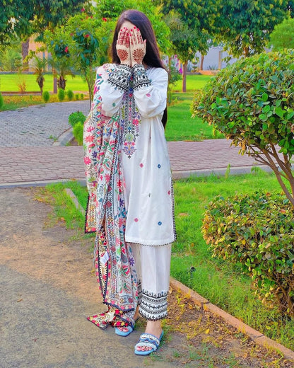 ENHANCE THE BEAUTY OF YOUR WARDROBE WITH THIS NEWLY LAUNCHED KURTI-PANT SET