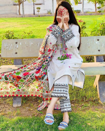 ENHANCE THE BEAUTY OF YOUR WARDROBE WITH THIS NEWLY LAUNCHED KURTI-PANT SET