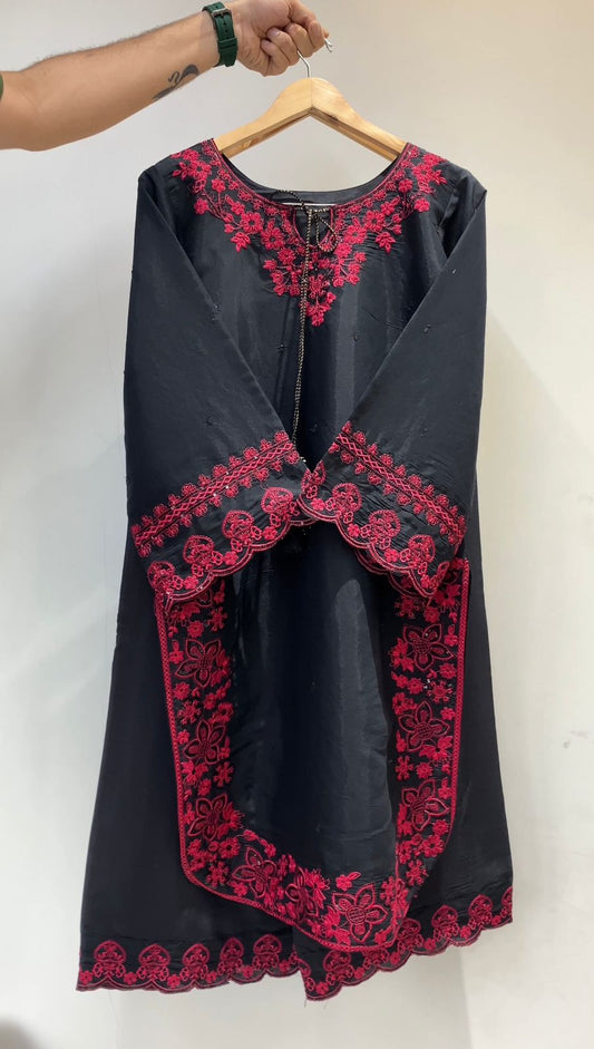 EID 🌙 WEAR OUR BEAUTIFUL CO-ORD SET IN EMBROIDERED TOP AND PLAZZO