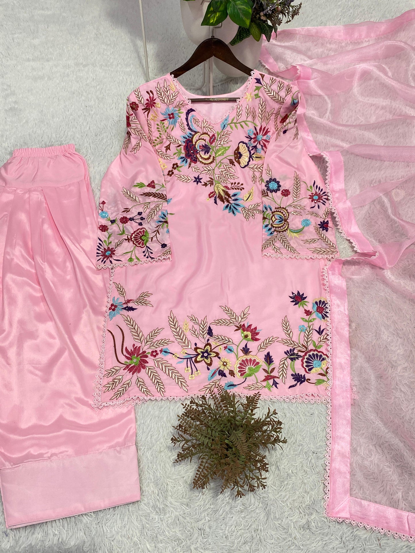 THIS FESTIVAL SEASON, TRY OUR DESIGNER EMBROIDERED FARSI SALWAAR SUIT WITH DUPATTA