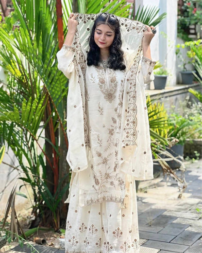 ENHANCE THE BEAUTY OF YOUR WARDROBE WITH THIS NEWLY LAUNCHED KURTI-SHARARA SET
