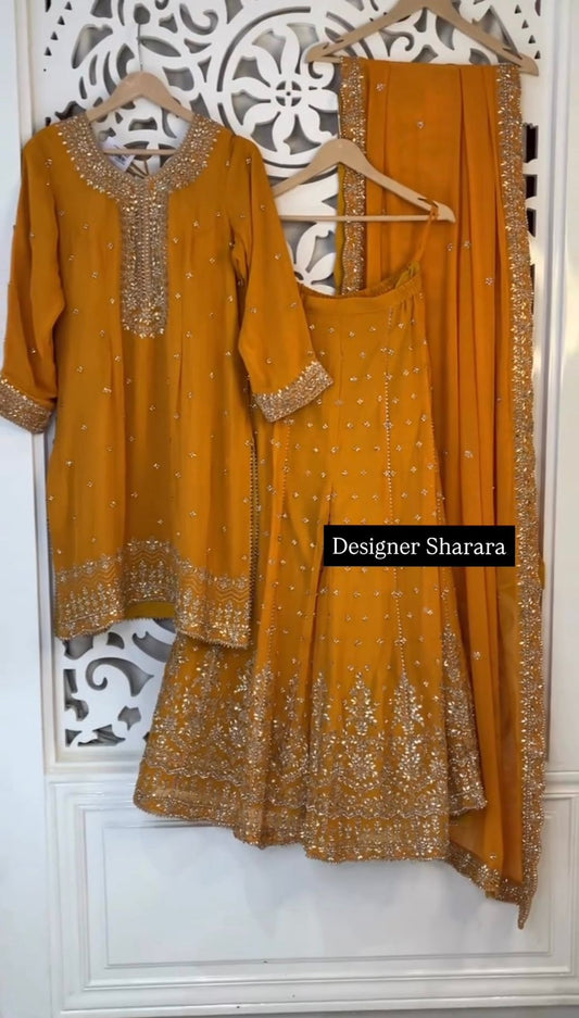 Elegant Ethnic Wear ✨ 🎀 Crafted in Classy Tones with Premium Fabric & Detailing