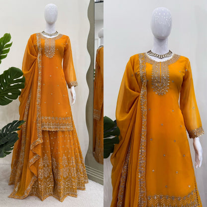 Elegant Ethnic Wear ✨ 🎀 Crafted in Classy Tones with Premium Fabric & Detailing