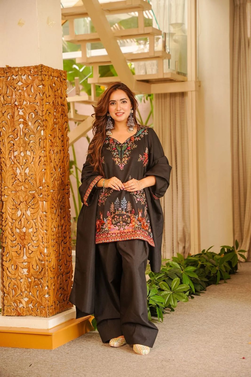 Elegant Ethnic Wear ✨ 🎀 Crafted in Classy Tones with Premium Fabric & Detailing