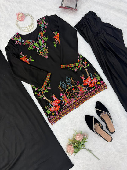 Elegant Ethnic Wear ✨ 🎀 Crafted in Classy Tones with Premium Fabric & Detailing
