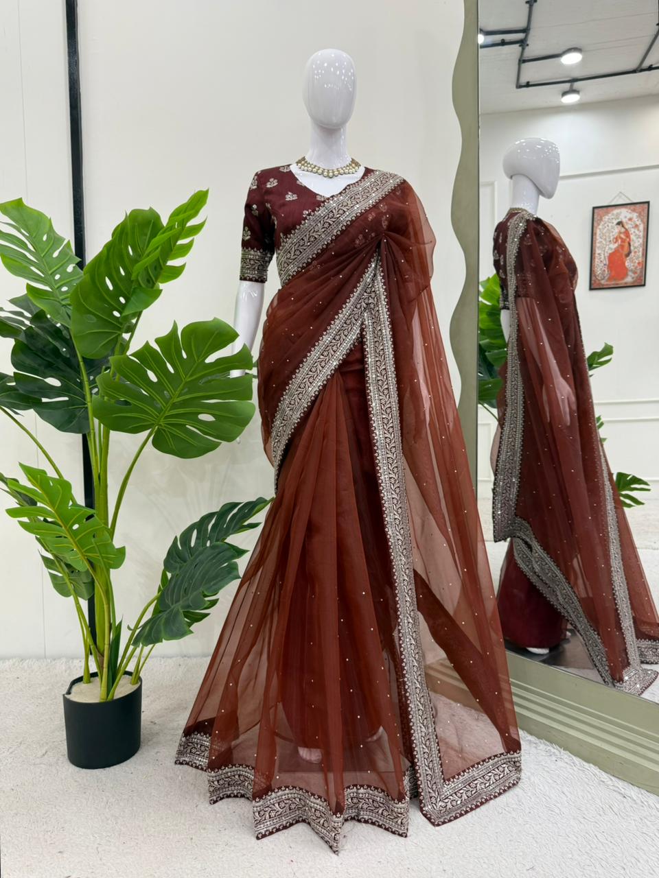 Looking some one for this same colour beautiful Designer Saree on Havy Organza Silk Febric with Thred & Sequnce work With LCD 💎💎 Diamond on all over saree and blouse on Mono Benglori Silk Febric with Thred & Sequnce work Lace.