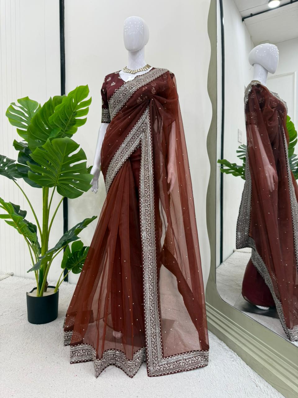 Looking some one for this same colour beautiful Designer Saree on Havy Organza Silk Febric with Thred & Sequnce work With LCD 💎💎 Diamond on all over saree and blouse on Mono Benglori Silk Febric with Thred & Sequnce work Lace.