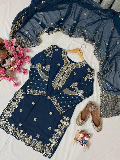 ENHANCE THE BEAUTY OF YOUR WARDROBE WITH THIS NEWLY LAUNCHED KURTI-PANT SET