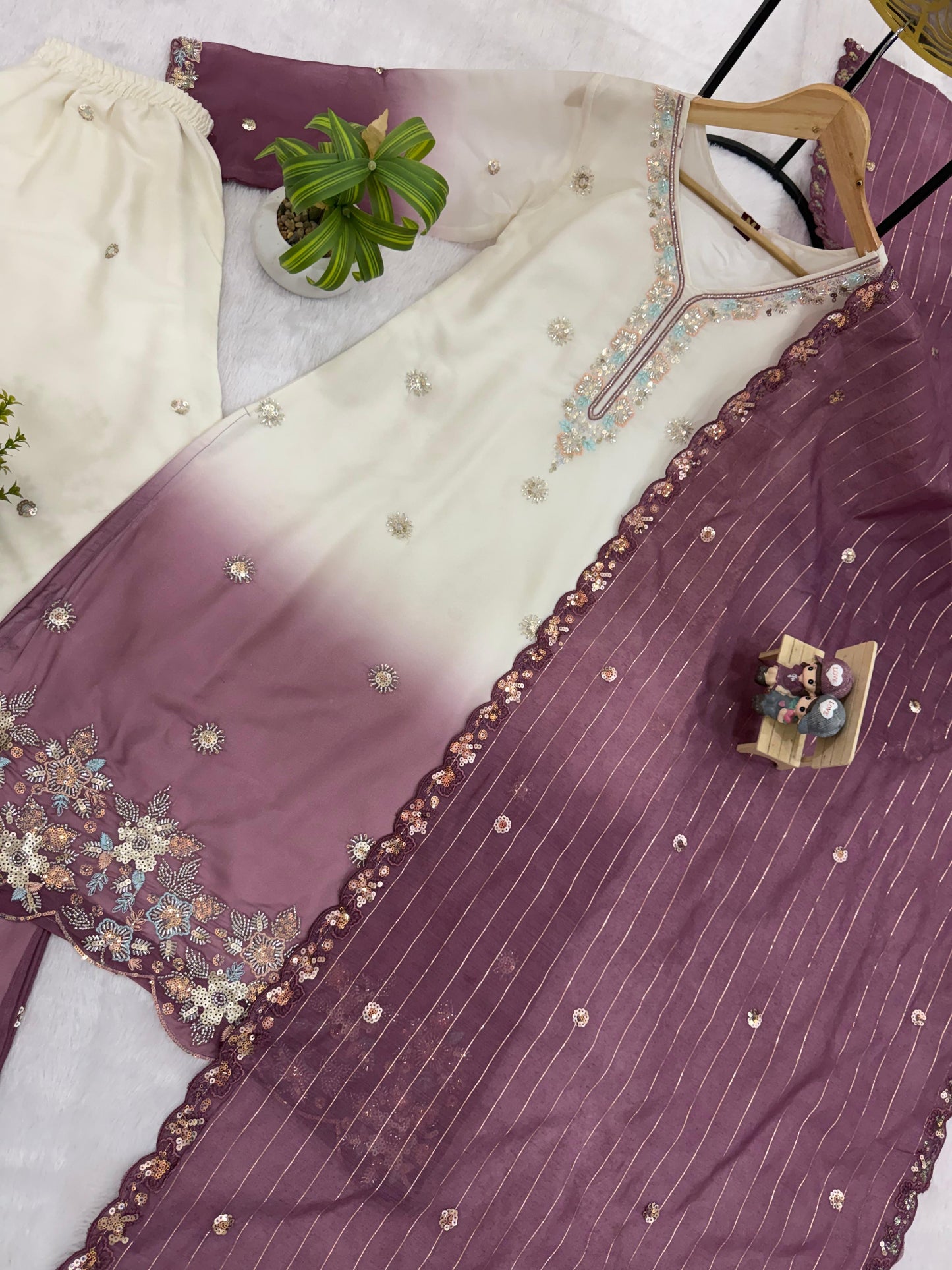 NEW LAUNCHING 3 PIECES KURTI, PLAZZO & DUPATTA WITH ORIGINAL BEADS CUT DANA WORK