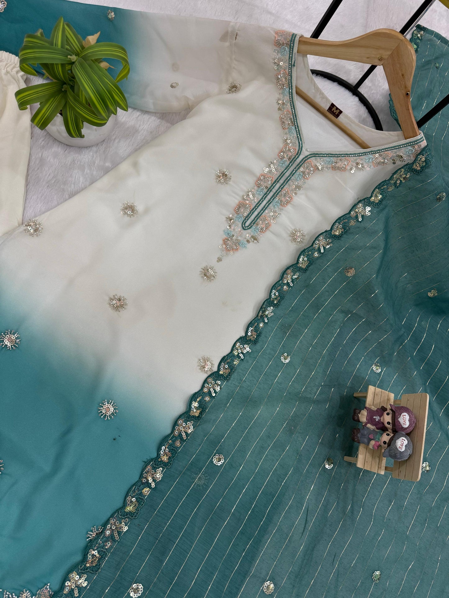 NEW LAUNCHING 3 PIECES KURTI, PLAZZO & DUPATTA WITH ORIGINAL BEADS CUT DANA WORK