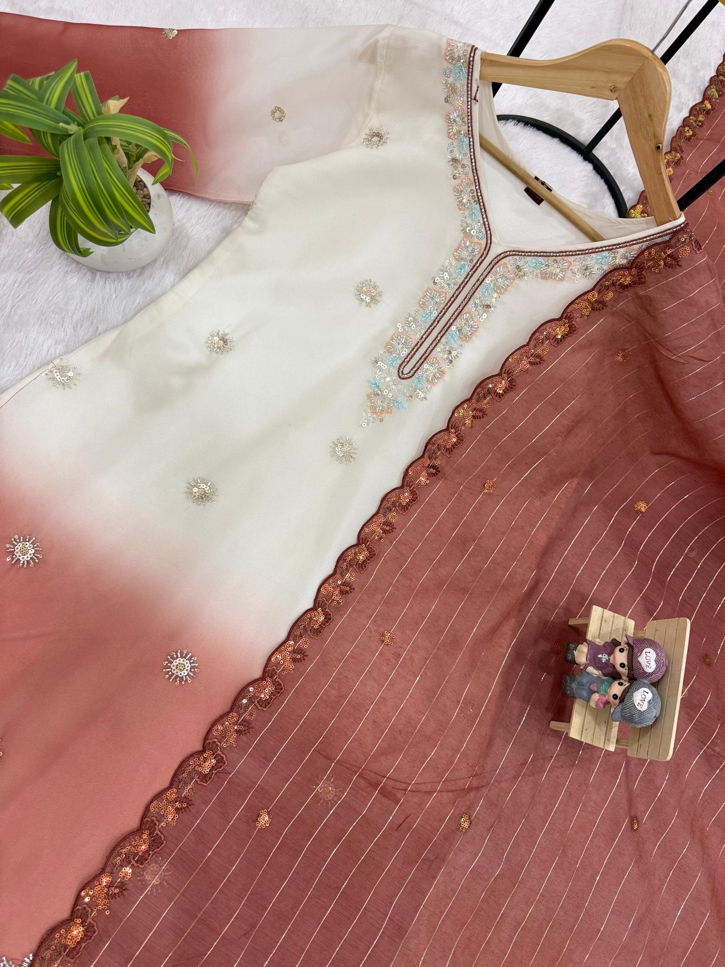 NEW LAUNCHING 3 PIECES KURTI, PLAZZO & DUPATTA WITH ORIGINAL BEADS CUT DANA WORK
