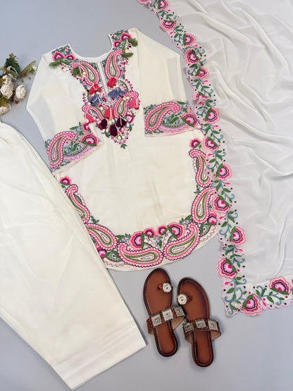 Women’s Ethnic Wear