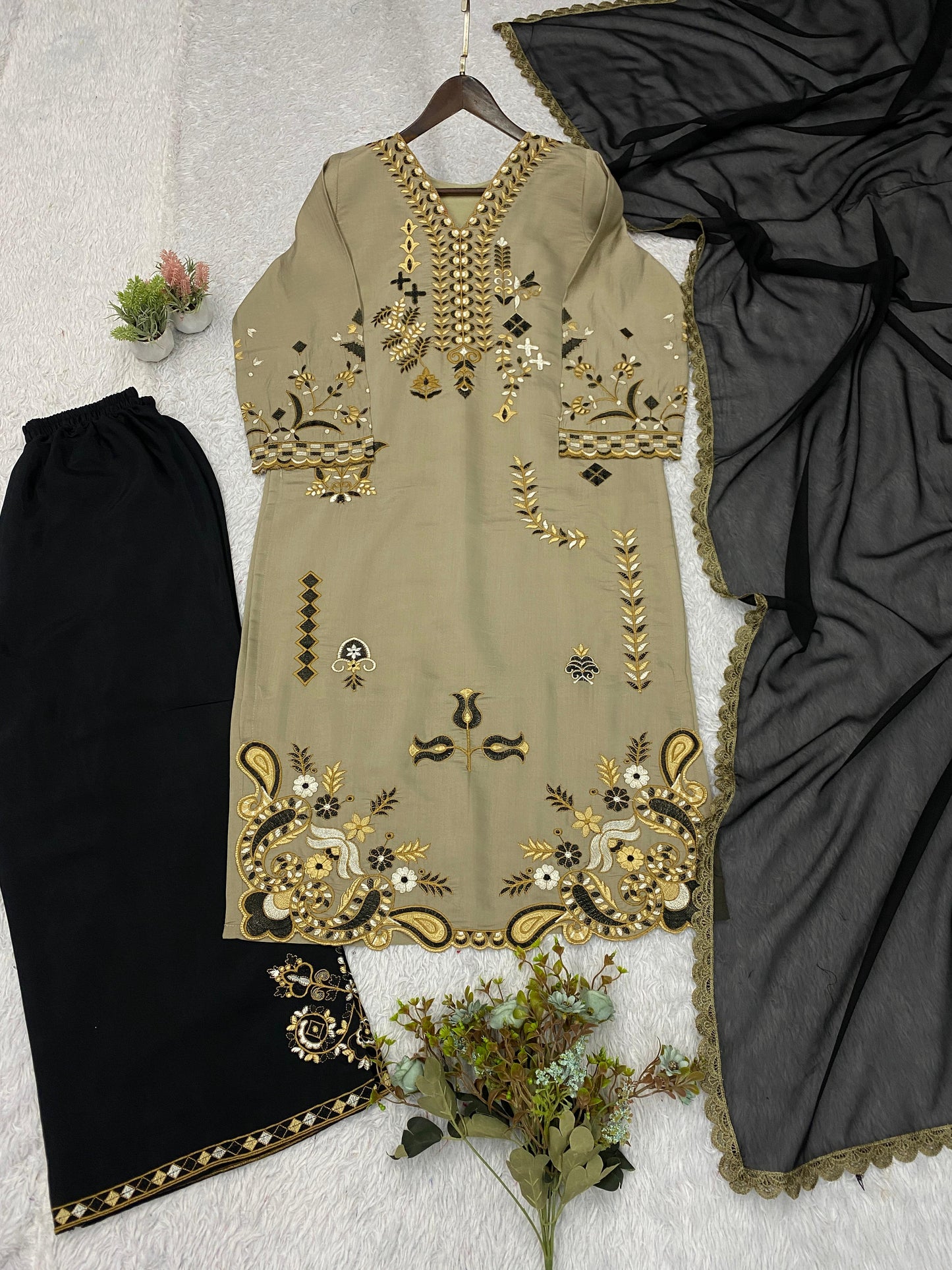 THIS SUMMER SEASON WEAR OUR BEAUTIFUL EMBROIDERED PAKISTANI PLAZZO SET