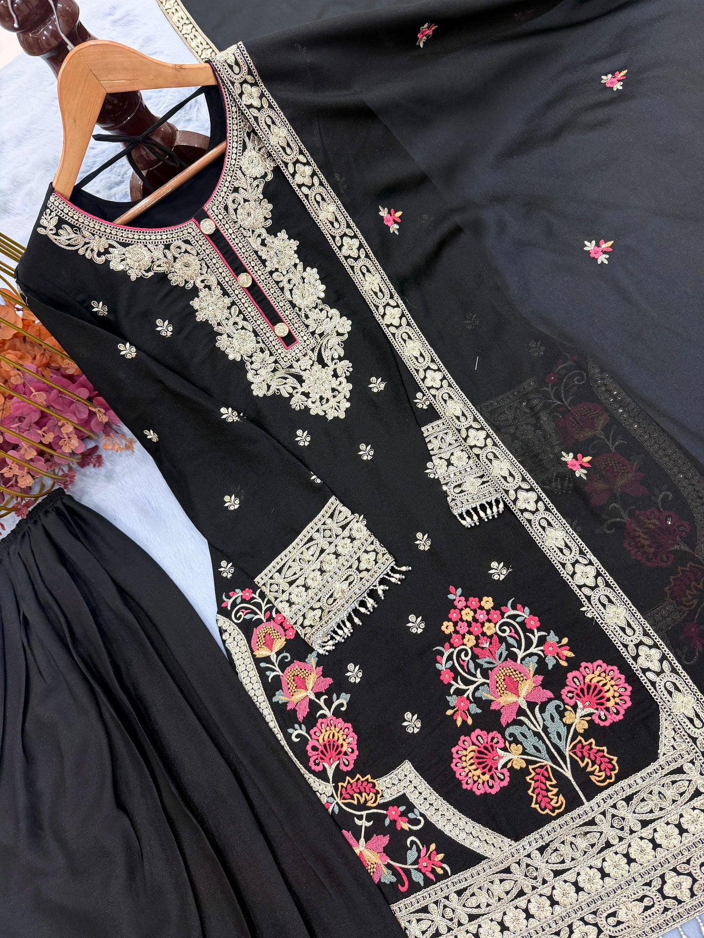 Đěsigner Party Wear Look Pur Heavy Star Georgette Top Plazzo & Dupatta Set