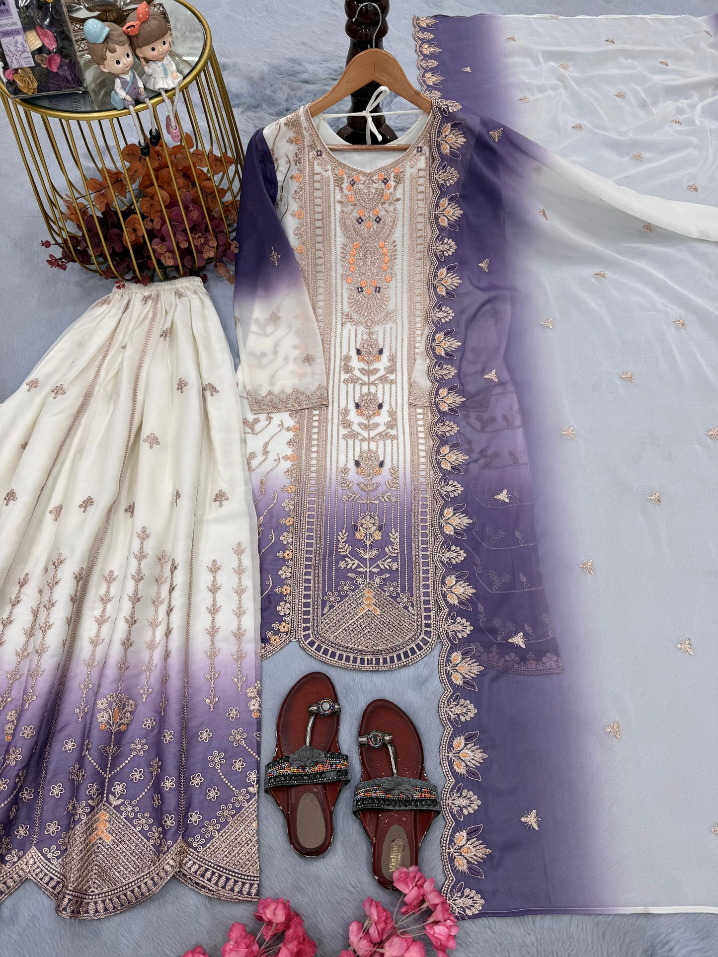 Đěsigner Party Wear Look Pur Heavy Dual Tone Peding Star Georgette Top Plazzo & Dupatta Set
