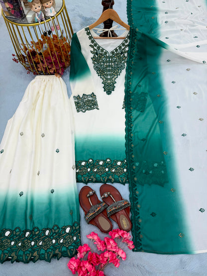 Đěsigner Party Wear Look Pur Heavy Dual Tone Peding Star Georgette Top Plazzo & Dupatta Set