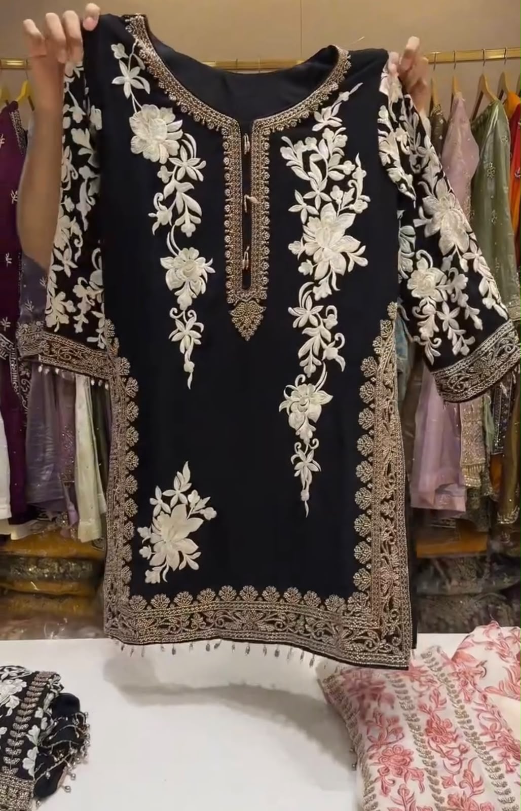 Đěsigner Party Wear Look Pur Heavy Star Georgette Top Plazzo & Dupatta Set