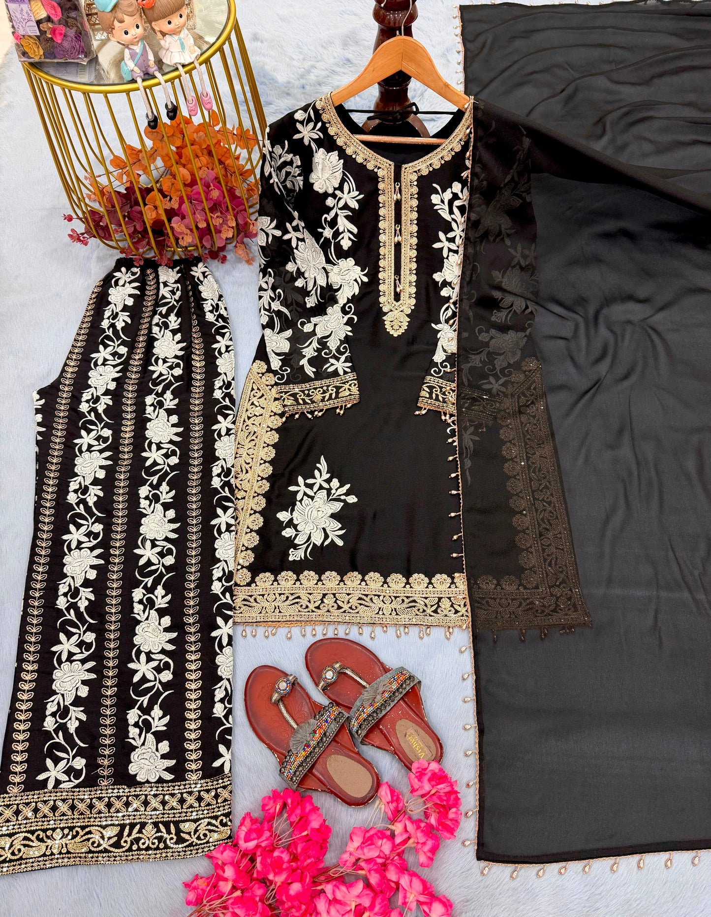 Đěsigner Party Wear Look Pur Heavy Star Georgette Top Plazzo & Dupatta Set