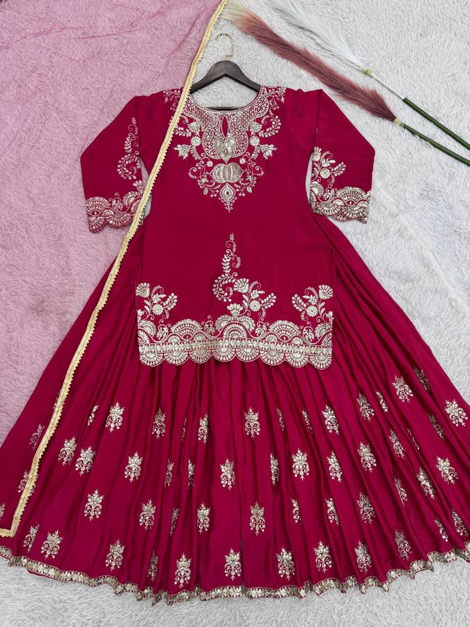 NEW READY TO WEAR COLLECTION 3 PIECE FANCY KURTI WITH BEAUTIFUL FLAIRED PLAZZO AND DUPATTA