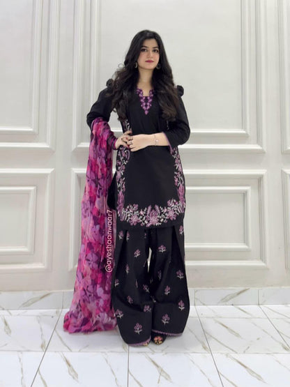 ENHANCE THE BEAUTY OF YOUR WARDROBE WITH THIS NEWLY LAUNCHED KURTI & FARSHI PLAZZO SET