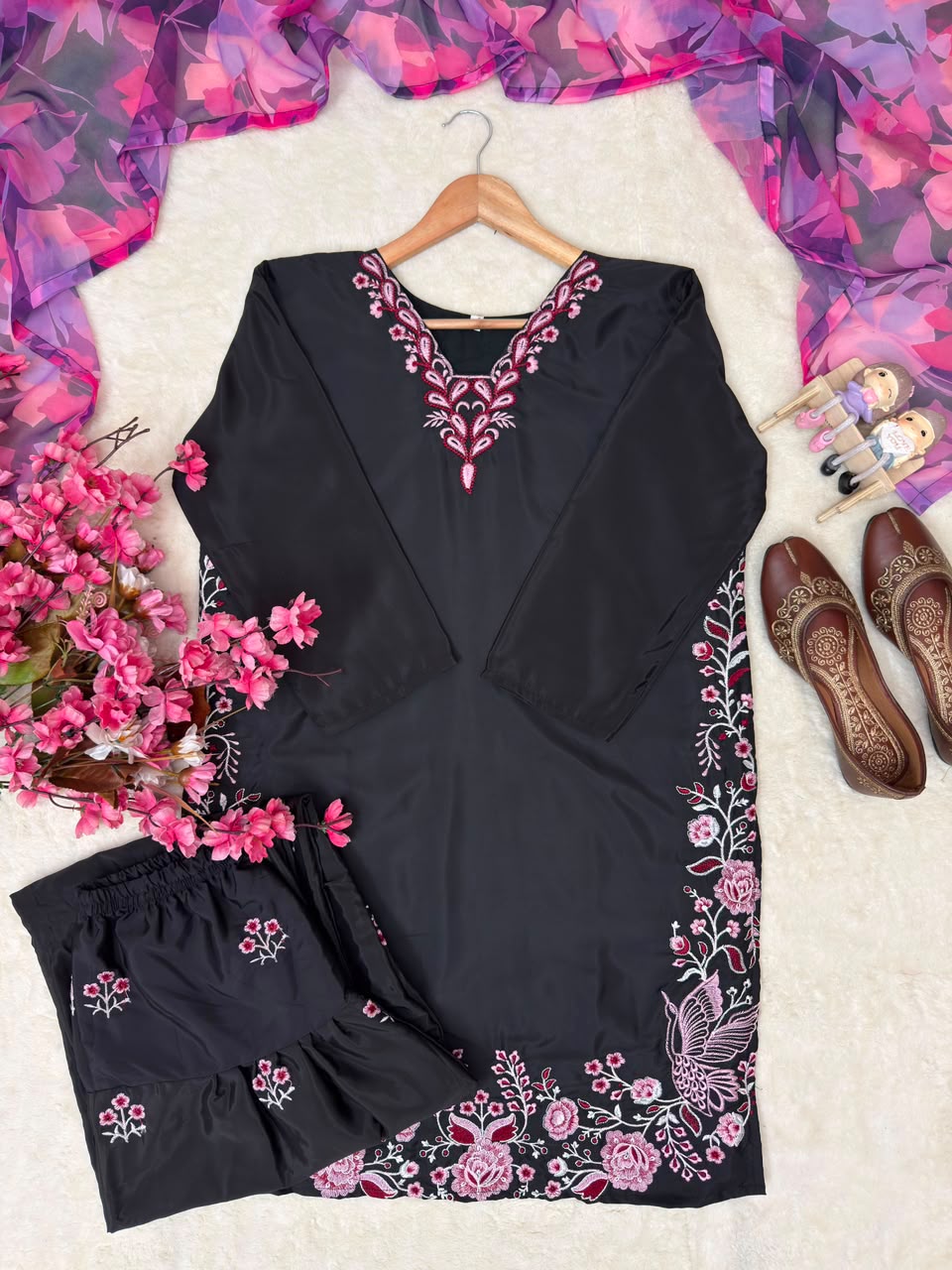 ENHANCE THE BEAUTY OF YOUR WARDROBE WITH THIS NEWLY LAUNCHED KURTI & FARSHI PLAZZO SET