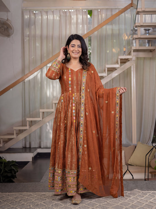 Đěsigner Anarkali Suit In New Fancy Style