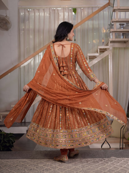 Đěsigner Anarkali Suit In New Fancy Style