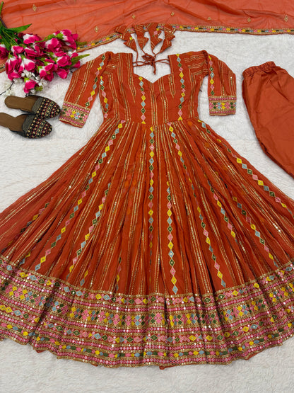 Đěsigner Anarkali Suit In New Fancy Style