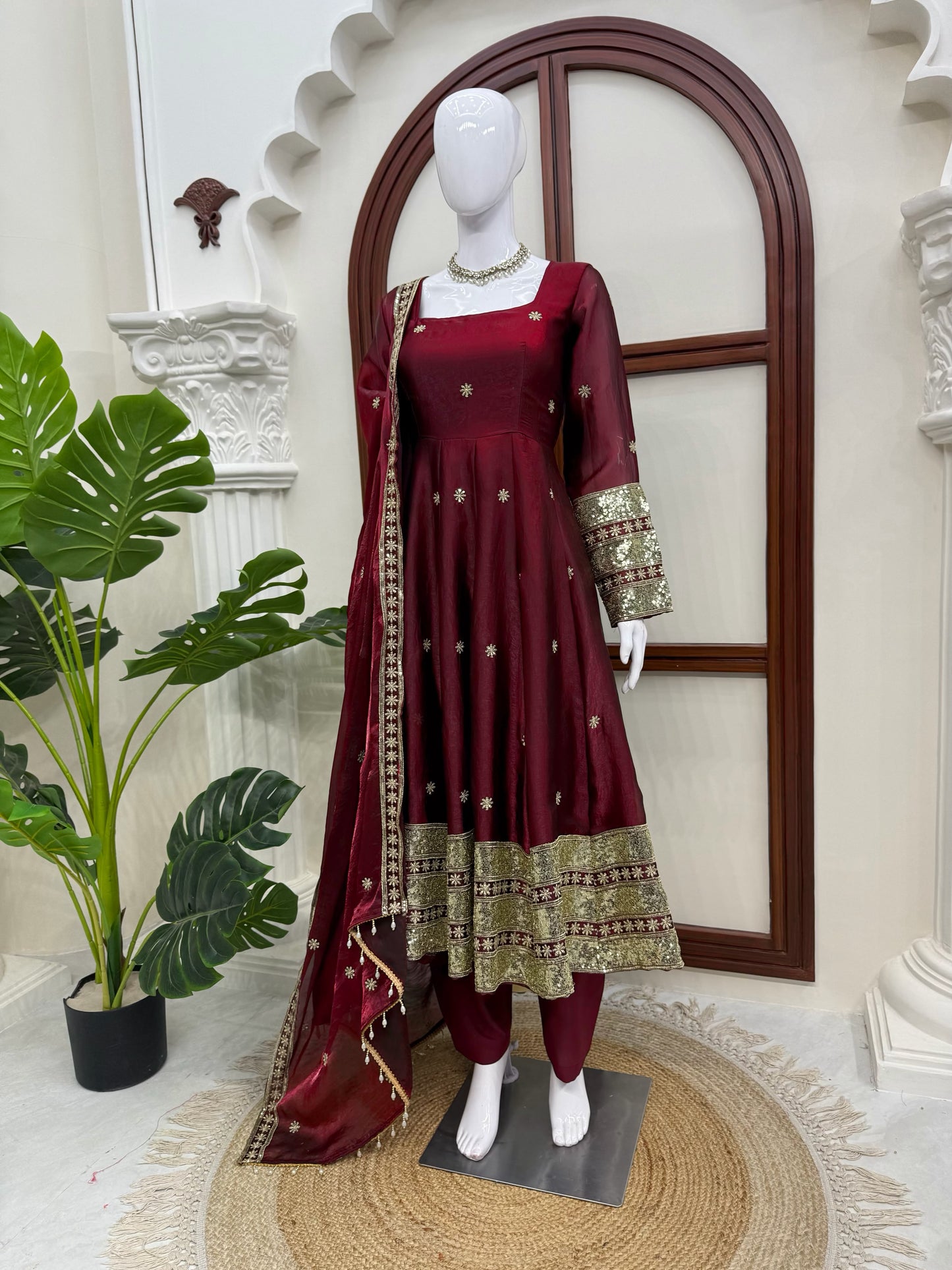 Designer Gown with Pent Set – Elegant Ethnic Wear ✨ 🎀 Crafted in Classy Tones with Premium Fabric & Detailing