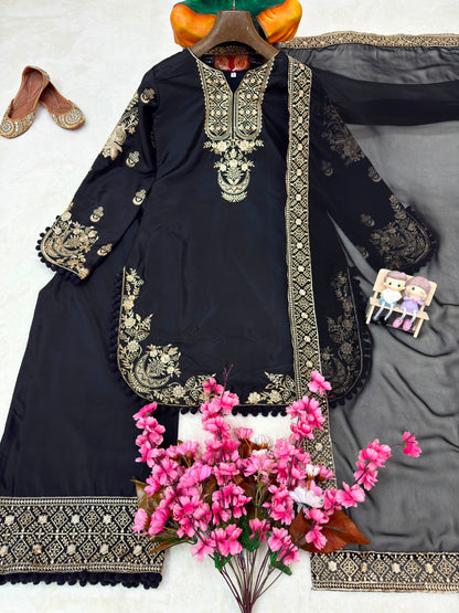 ENHANCE THE BEAUTY OF YOUR WARDROBE WITH THIS NEWLY LAUNCHED KURTI , PLAZZO & DUPATTA SET