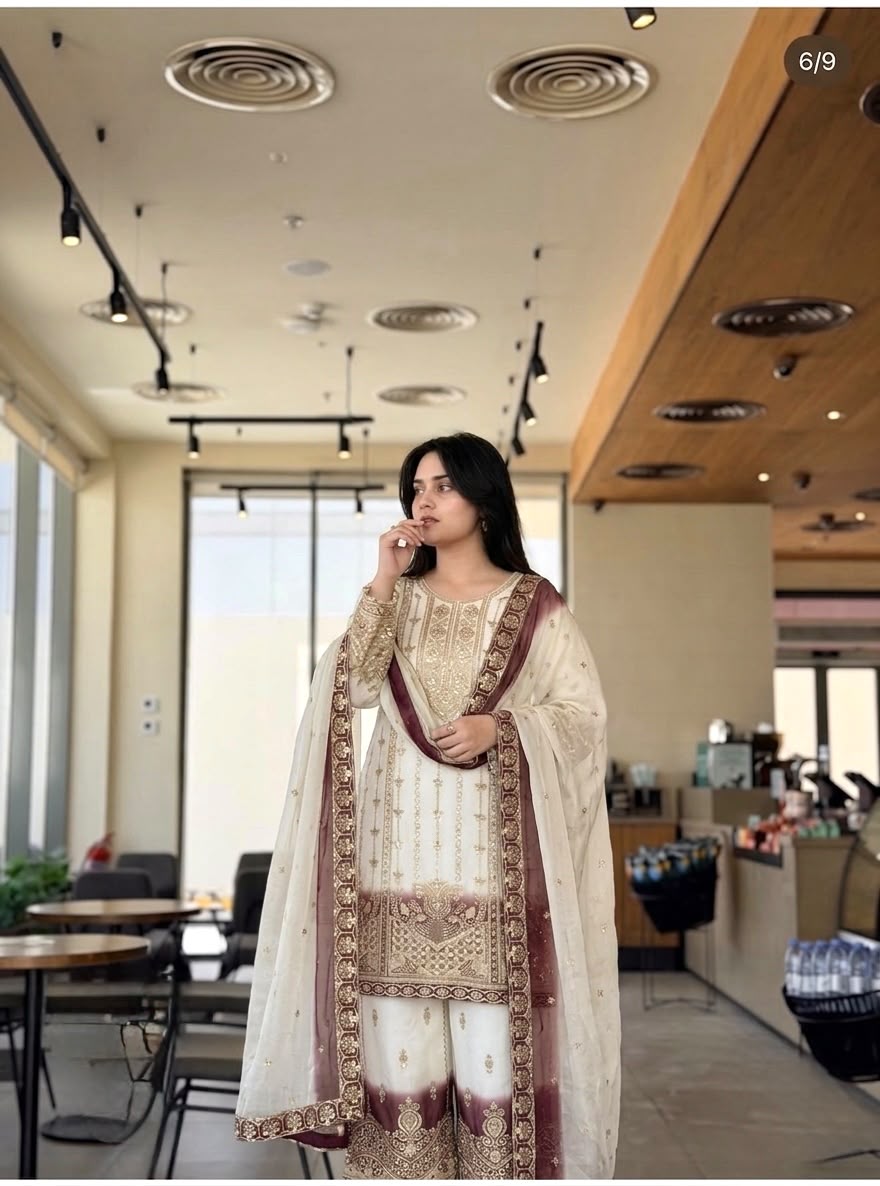 Đěsigner Party Wear Look Pur Heavy Dual Tone Peding Star Georgette Top Plazzo & Dupatta Set