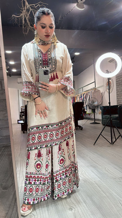 Bring elegance & shine to your festive look with this *premium Chinnon Silk 3-Piece Set*