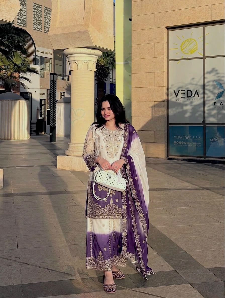 Đěsigner Party Wear Look Pur Heavy Dual Tone Peding Star Georgette Top Plazzo & Dupatta Set