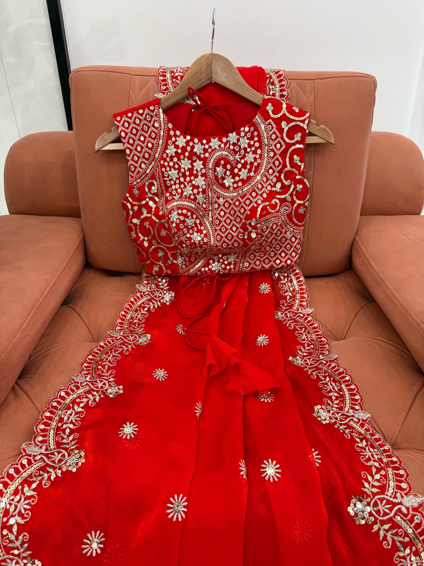 Featuring Our Own Real Modeling – Shine in Every Drape! 📌 Product Code