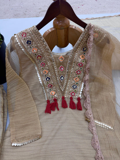 3-PIECE FESTIVE COLLECTION